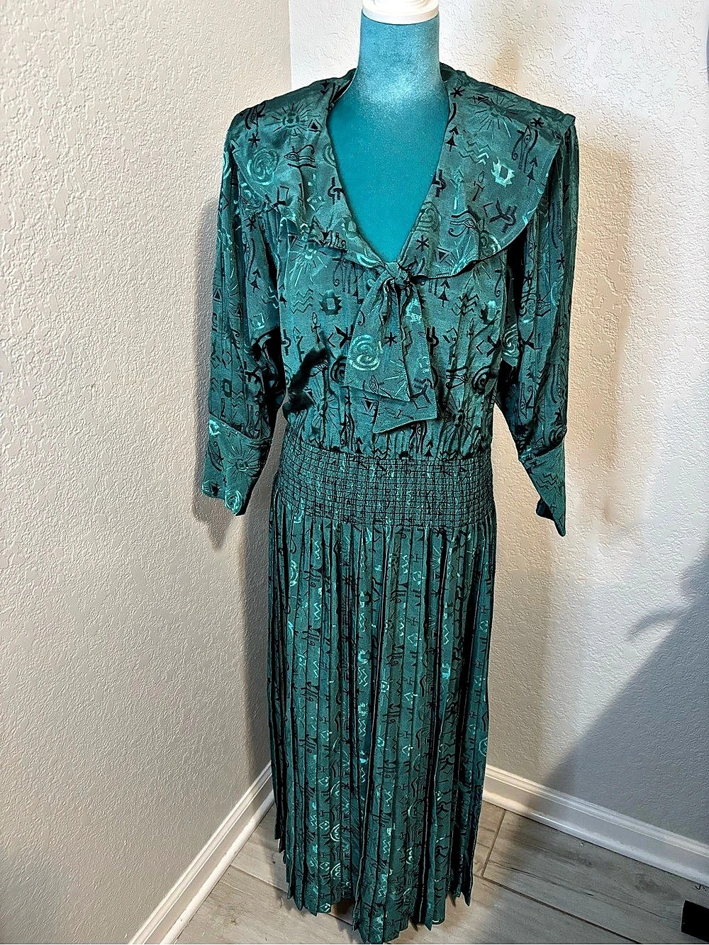 Whimsigoth/Dark Academia theme): Vtg 80s Karen Alexander Pleated Peasant Dr